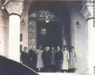 Mustafa Kemal Atatürk İzmir'de İş Bankası'nı ziyaret ederken. (31.01.1931)~1 2.jpg